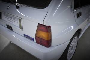 Image 16/93 of Lancia Delta HF Integrale Evoluzione I (1992)