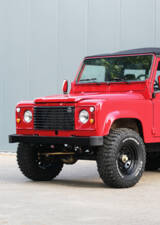 Image 17/38 of Land Rover 110 (1989)