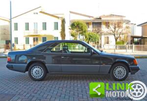 Bild 6/10 von Mercedes-Benz 300 CE (1990)