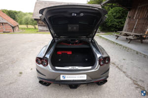 Image 34/61 de Ferrari GTC4Lusso (2017)