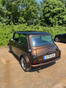 Image 22/22 of Austin Thirty (1990)