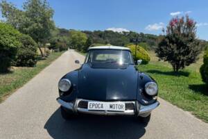 Image 2/29 of Citroën ID 19 (1958)