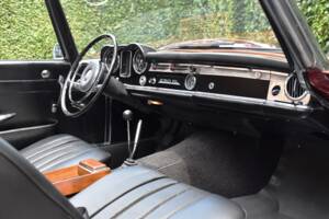 Image 31/45 de Mercedes-Benz 230 SL (1964)