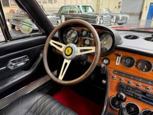 Bild 21/32 von Ferrari 365 GT 2+2 (1969)