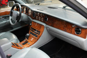 Image 41/50 of Bentley Arnage R (2004)