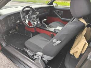 Bild 2/8 von Chevrolet Camaro Z28 (1985)