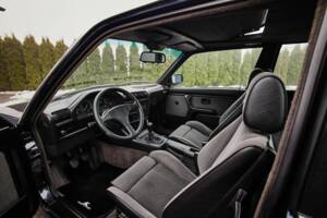 Image 2/8 of BMW 325i (1989)