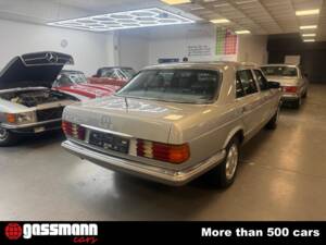 Image 5/15 of Mercedes-Benz 500 SEL (1983)