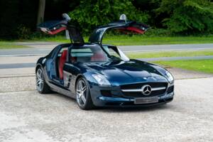 Afbeelding 18/38 van Mercedes-Benz SLS AMG (2010)