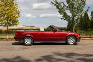 Immagine 9/23 di BMW 318i (1995)
