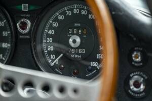 Image 6/50 de Jaguar E-Type (1968)