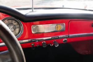 Image 37/60 of Alfa Romeo Giulia 1600 Spider (1963)