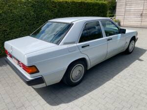 Image 6/57 of Mercedes-Benz 190 D 2.5 (1992)