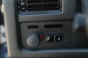 Bild 43/50 von BMW 320i (1989)