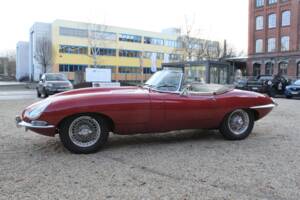 Bild 6/17 von Jaguar E-Type 4.2 (1966)