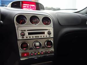 Afbeelding 27/32 van Alfa Romeo 156 3.2 V6 GTA (2003)