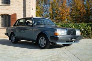 Obraz 2/50 pojazdu Volvo 244 GL D (1984)