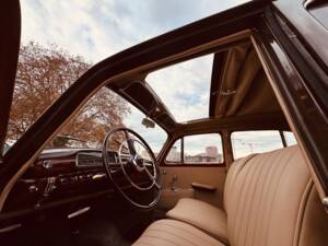 Image 13/43 of Mercedes-Benz 220 S (1956)