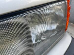 Bild 11/15 von Mercedes-Benz 190 E 2.3 (1990)