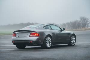 Image 7/23 of Aston Martin V12 Vanquish (2003)