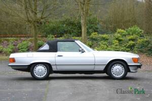 Image 24/50 of Mercedes-Benz 300 SL (1986)
