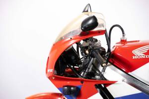 Immagine 19/45 di Honda VFR 400 R (1992)