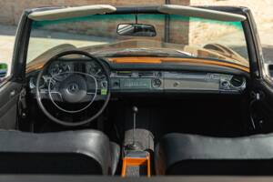 Image 44/50 of Mercedes-Benz 280 SL (1969)