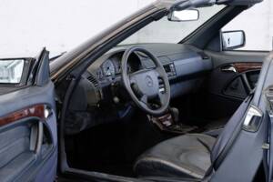 Image 12/46 of Mercedes-Benz SL 320 (1998)