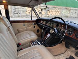Image 3/8 de Rolls-Royce Silver Shadow I (1973)