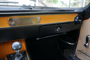 Imagen 40/50 de Alfa Romeo Giulia GT 1300 Junior (1975)