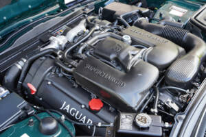 Image 43/50 of Jaguar XKR (2001)