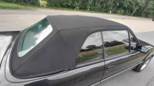 Immagine 17/53 di BMW 320i (1989)