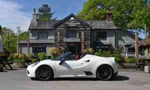 Image 2/50 of Alfa Romeo 4C Spider (2017)