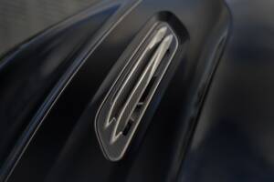 Image 39/50 of Aston Martin Vanquish S Volante (2018)