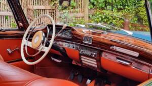 Image 8/39 of Mercedes-Benz 220 SE (1958)