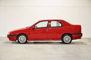 Imagen 4/30 de Alfa Romeo 155  2.0 Q4 4x4 (1992)