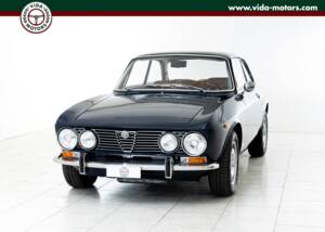 Image 1/15 of Alfa Romeo 2000 GT Veloce (1974)