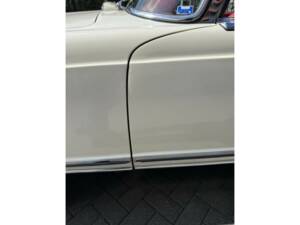 Immagine 26/50 di Mercedes-Benz 280 SL (1968)