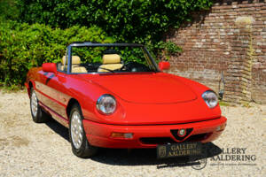 Immagine 14/50 di Alfa Romeo 2.0 Spider (1991)