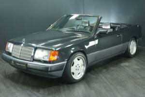 Image 1/50 of Mercedes-Benz 300 CE-24 3.4 AMG (1993)