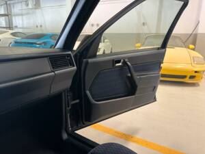 Imagen 51/69 de Mercedes-Benz 190 E (1988)