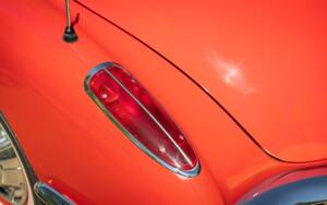 Image 18/51 of Chevrolet Corvette (1960)