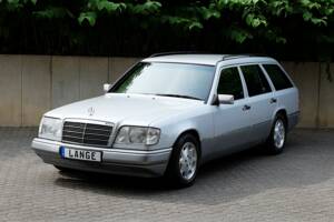 Imagen 3/75 de Mercedes-Benz E 280 T (1994)