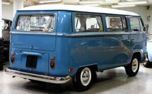 Image 6/33 of Volkswagen T2a minibus (1970)
