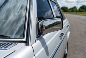 Imagen 10/25 de Mercedes-Benz 280 E (1981)