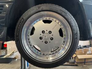 Imagen 29/46 de Mercedes-Benz 500 SL 6.0 AMG (1992)