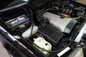Bild 28/35 von Mercedes-Benz E 320 (1993)