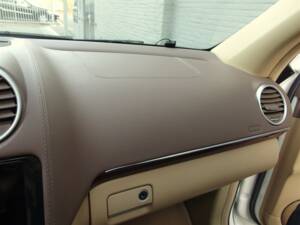 Bild 37/98 von Mercedes-Benz GL 450 4MATIC (2007)