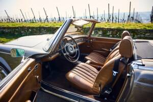 Image 21/31 of Mercedes-Benz 280 SL (1969)