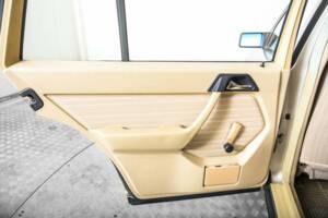 Bild 34/50 von Mercedes-Benz 230 TE (1987)